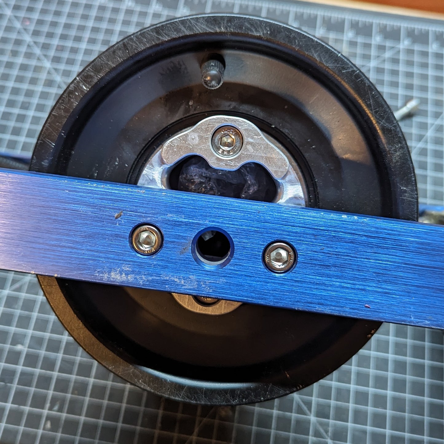 Cannon Core VEXR Hubs