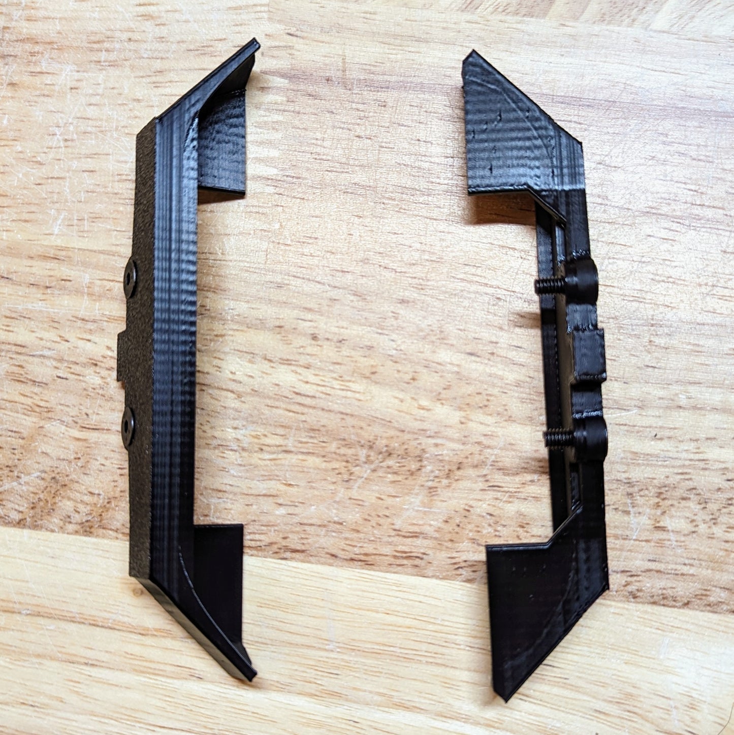 Retainer Clips for PEVD Axle Blocks